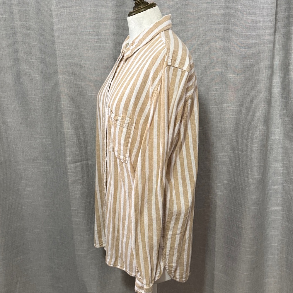 Wmns Universal Thread Linen/Rayon Blend Button Up Shirt-Sz XL-Tan/White Stripes - Picture 7 of 16